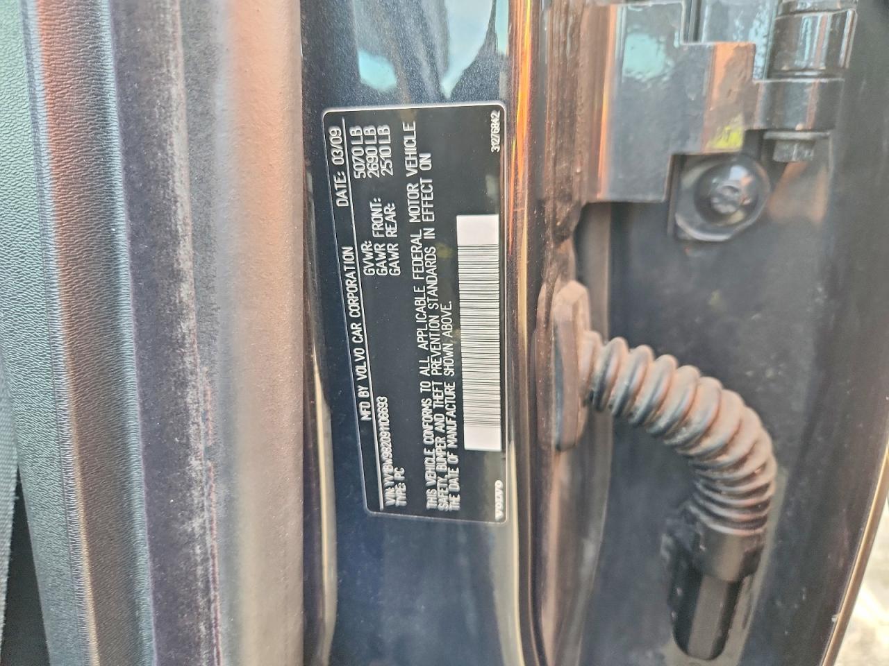 2009 VOLVO V70