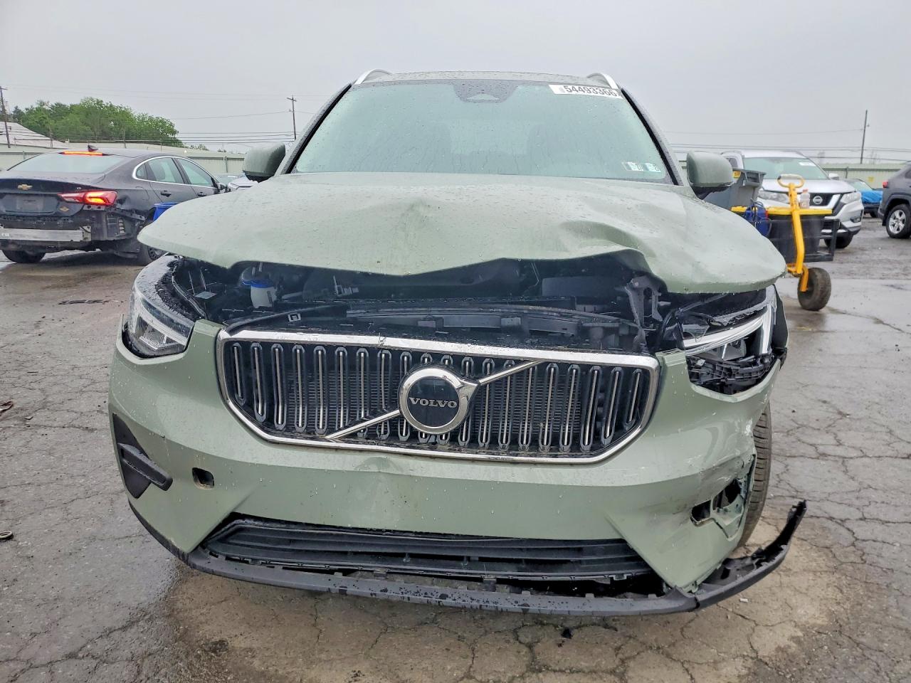 2025 VOLVO XC40