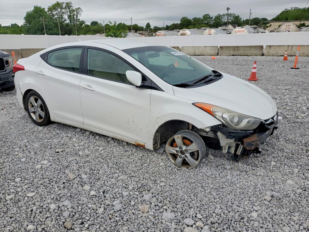 2013 HYUNDAI ELANTRA