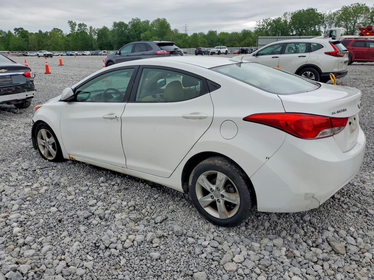 2013 HYUNDAI ELANTRA