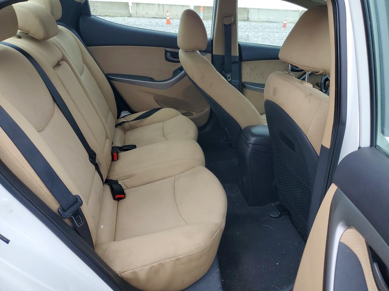 2013 HYUNDAI ELANTRA