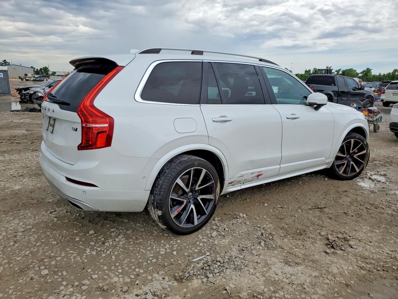 2019 VOLVO XC90 T6 MO