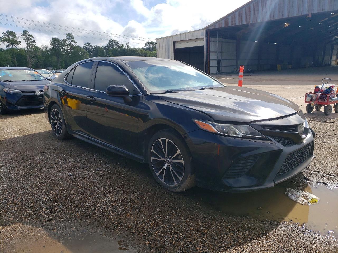 2018 TOYOTA CAMRY