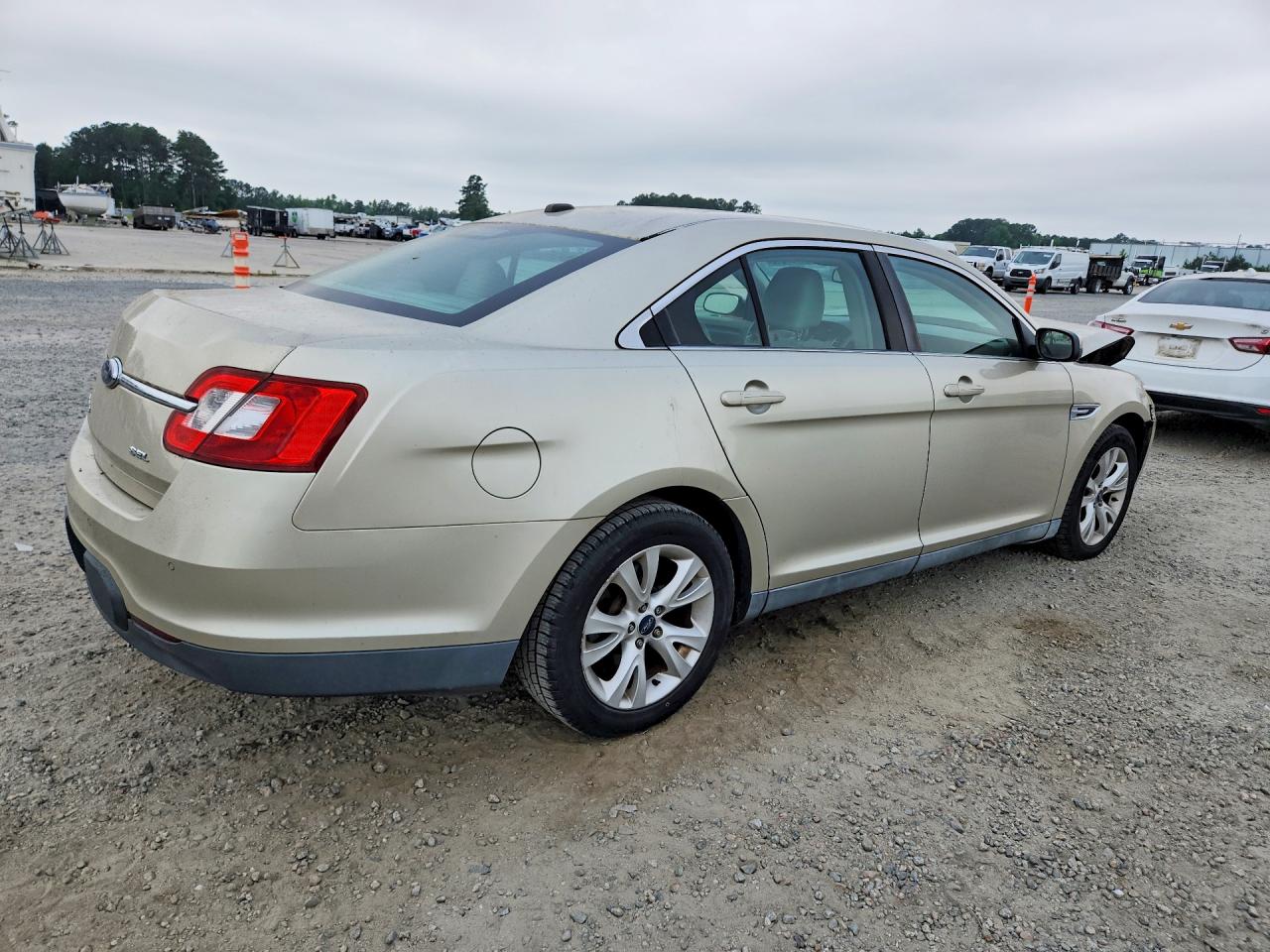 2011 FORD TAURUS
