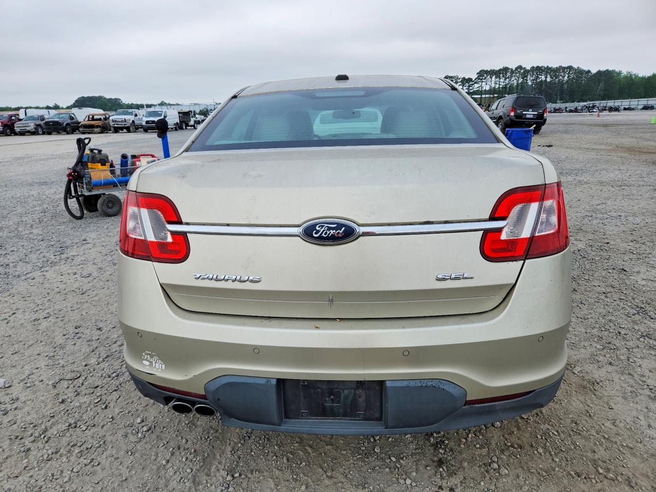 2011 FORD TAURUS