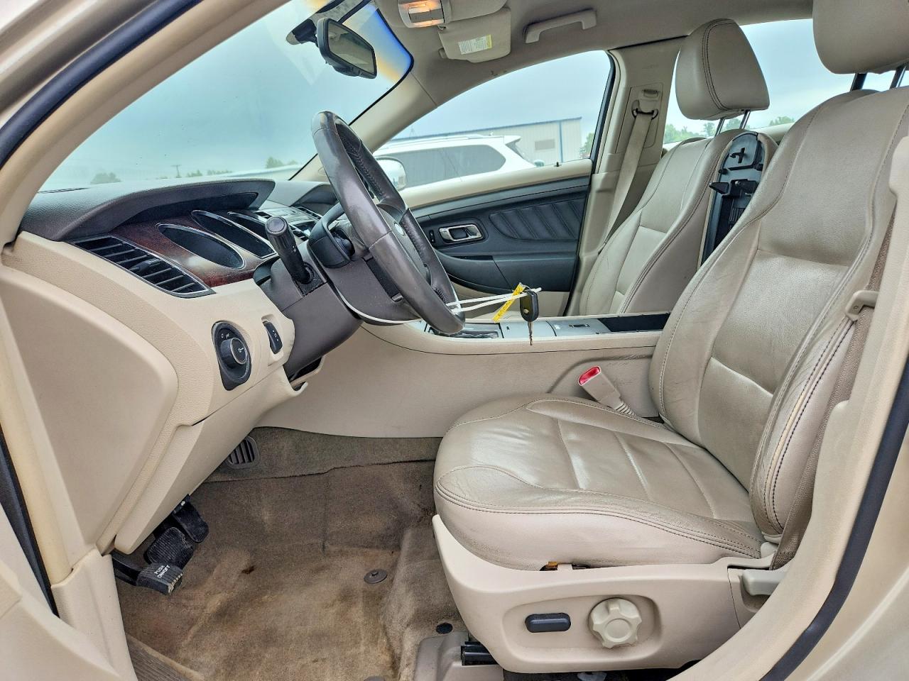 2011 FORD TAURUS