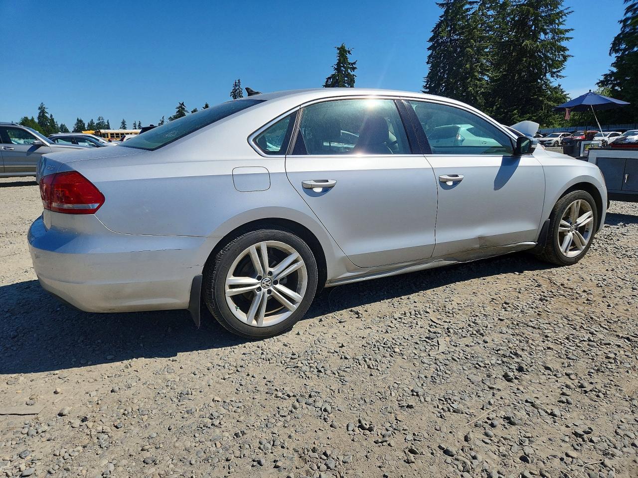 2014 VOLKSWAGEN PASSAT