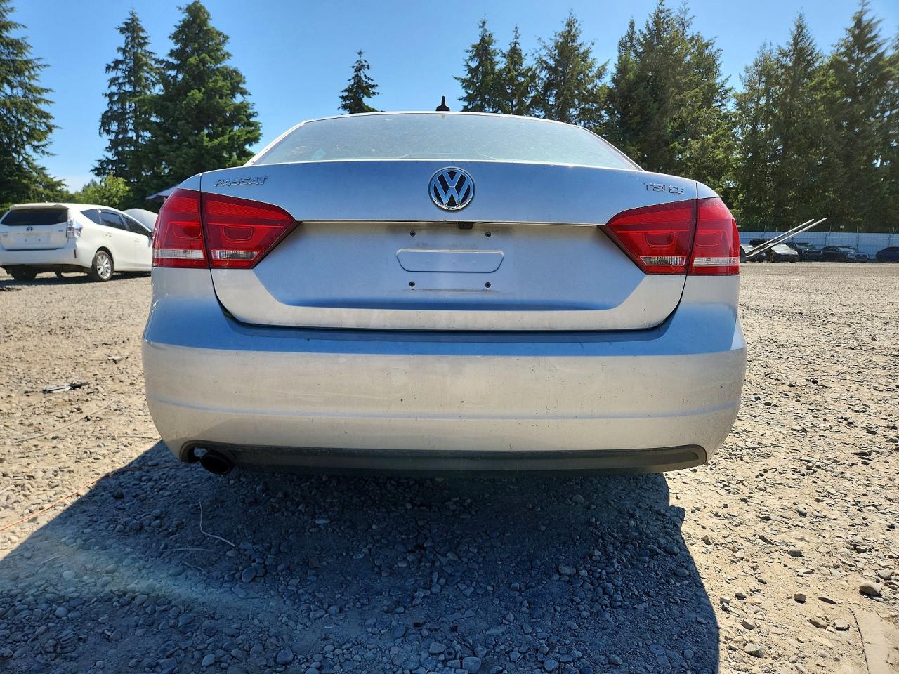 2014 VOLKSWAGEN PASSAT