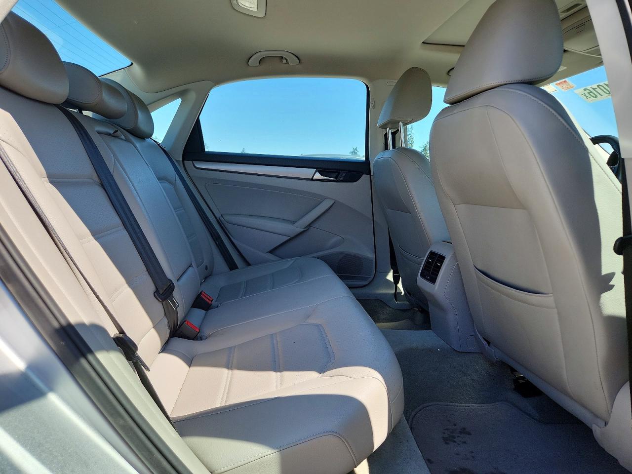 2014 VOLKSWAGEN PASSAT