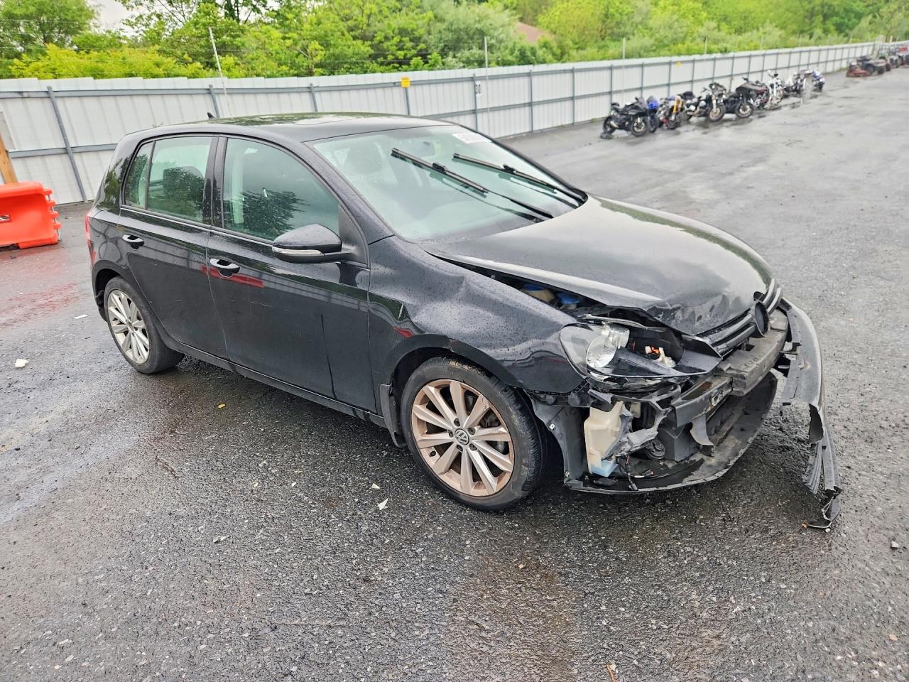 2014 VOLKSWAGEN GOLF