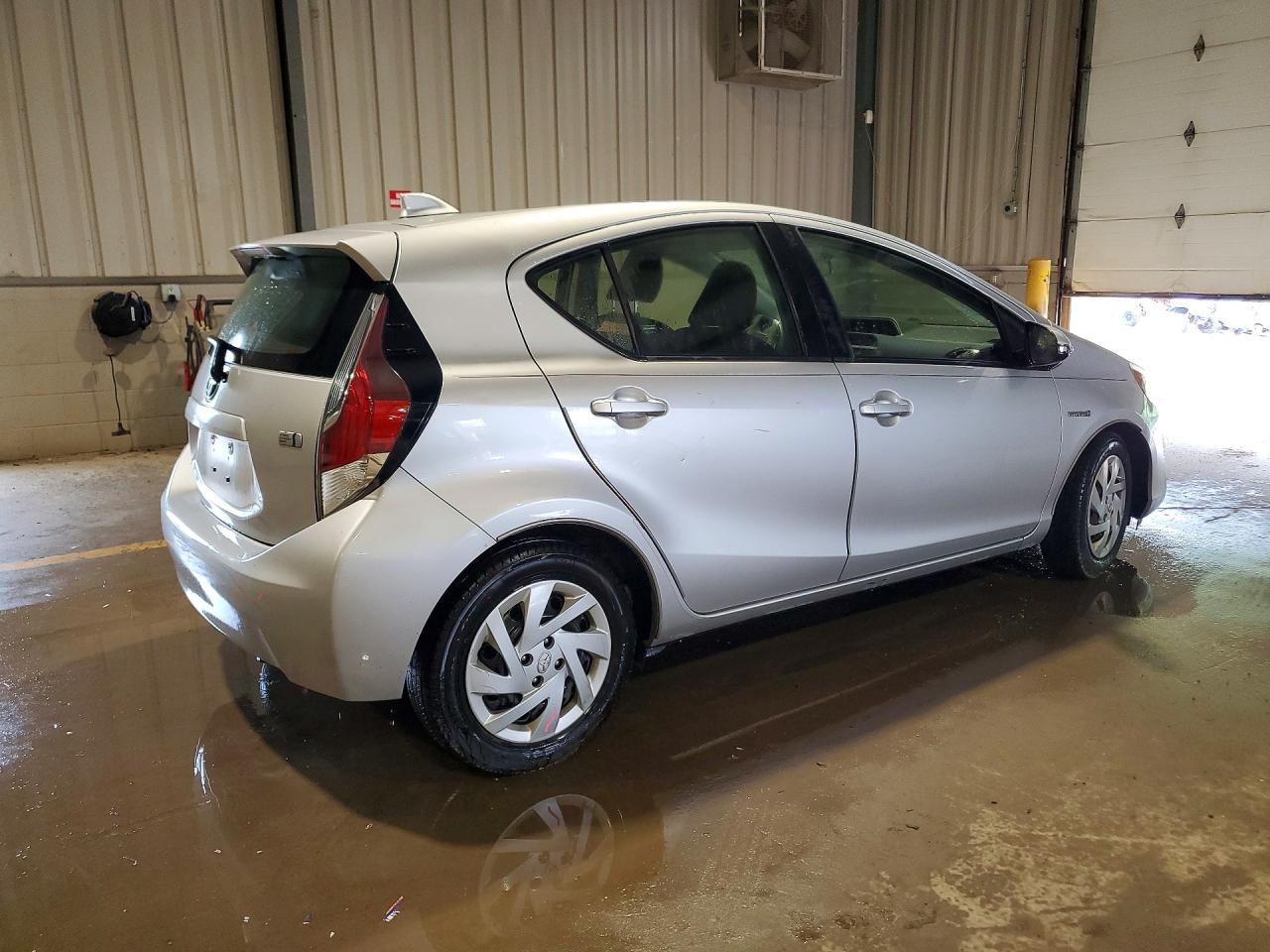 2015 TOYOTA PRIUS