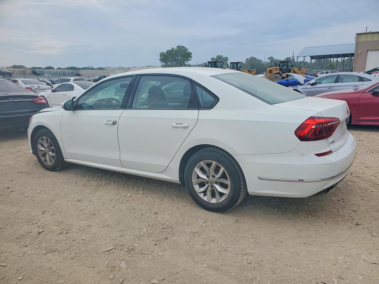 2018 VOLKSWAGEN PASSAT
