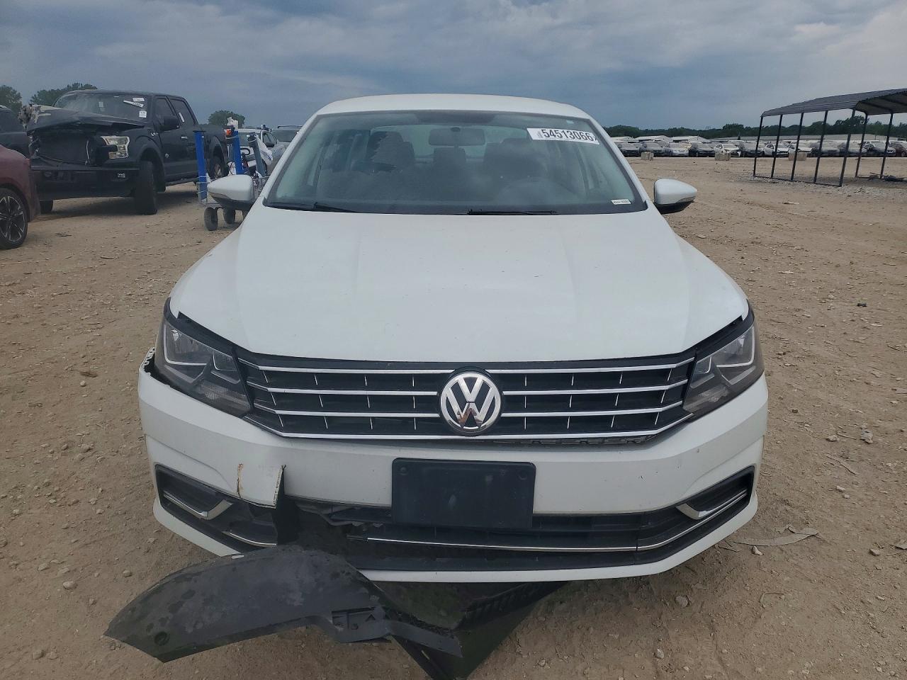2018 VOLKSWAGEN PASSAT