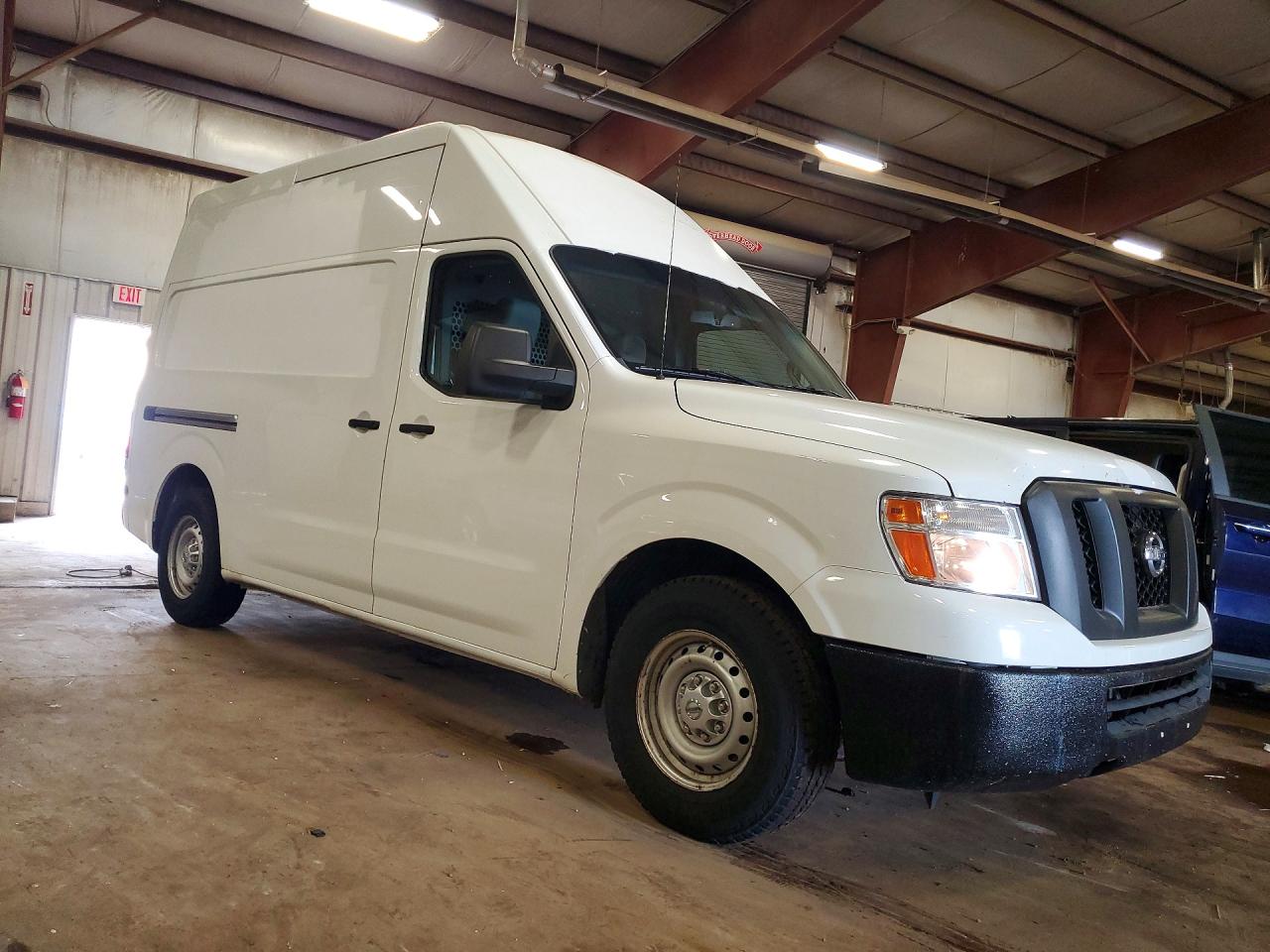 2015 NISSAN NV