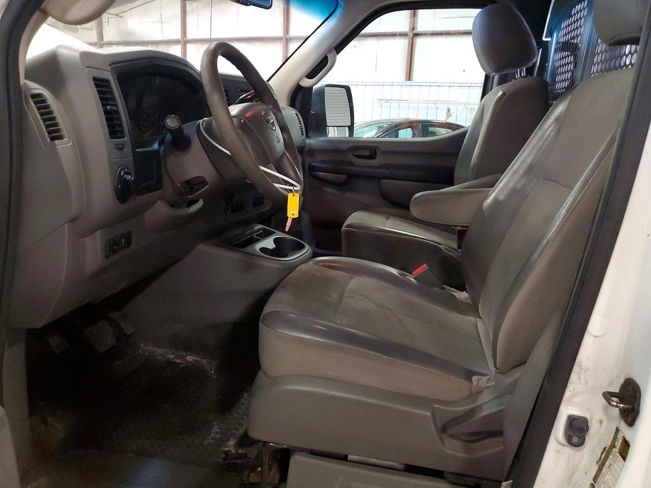 2015 NISSAN NV
