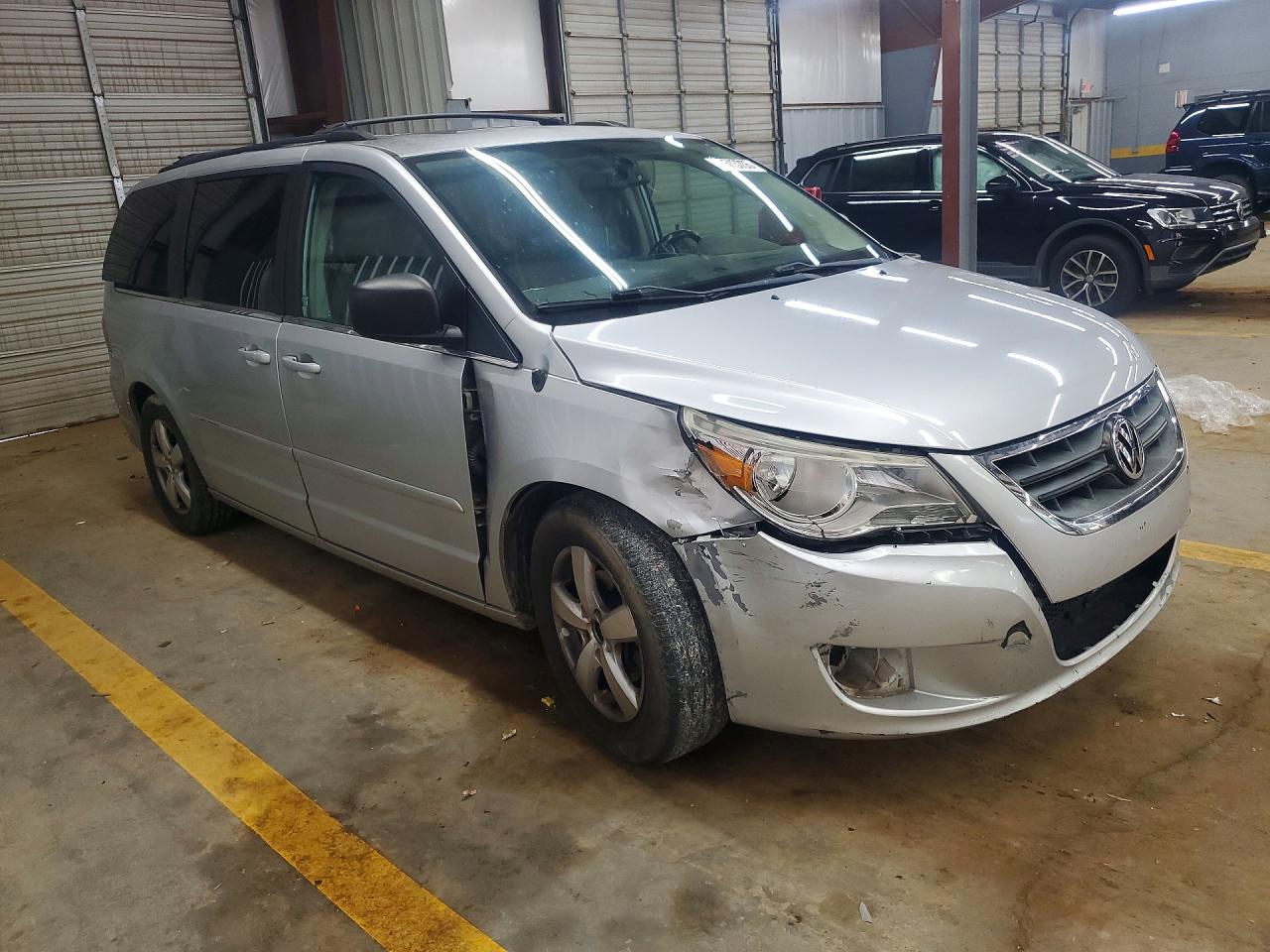 2009 VOLKSWAGEN ROUTAN