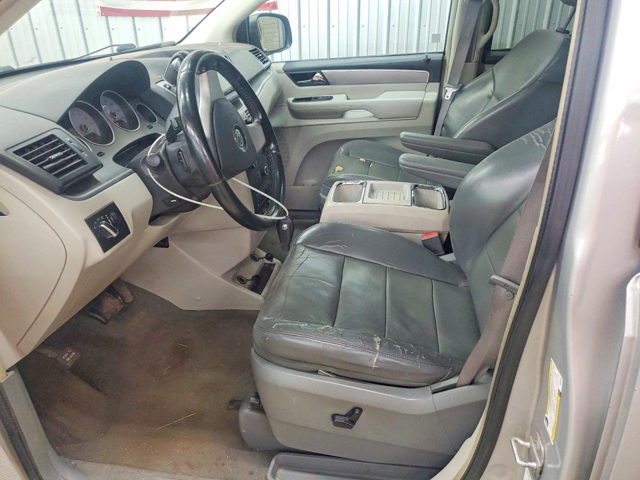 2009 VOLKSWAGEN ROUTAN