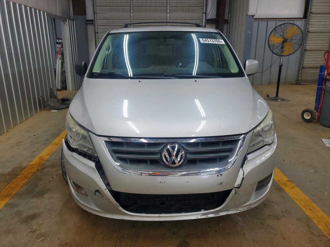 2009 VOLKSWAGEN ROUTAN
