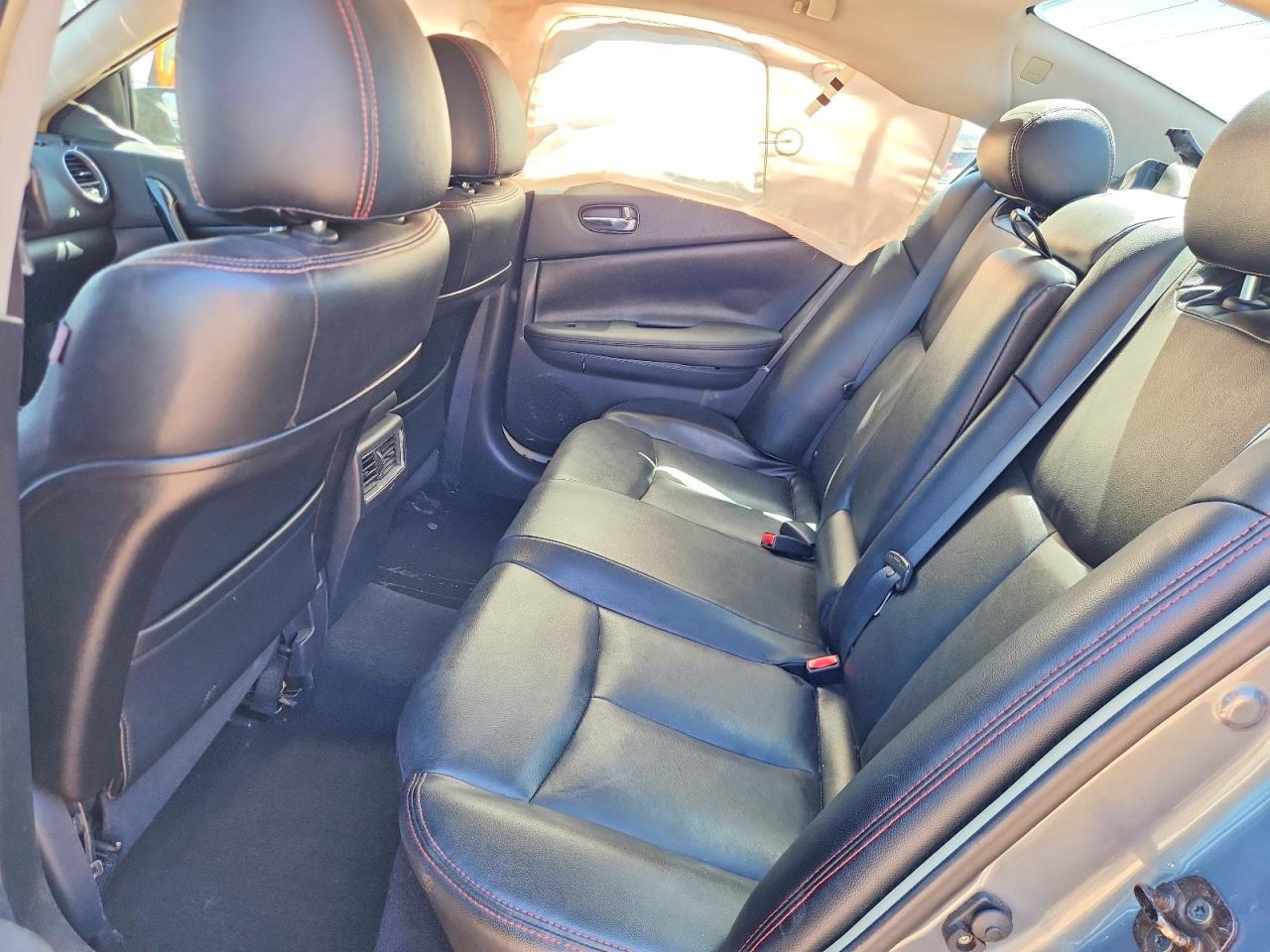 2010 NISSAN MAXIMA