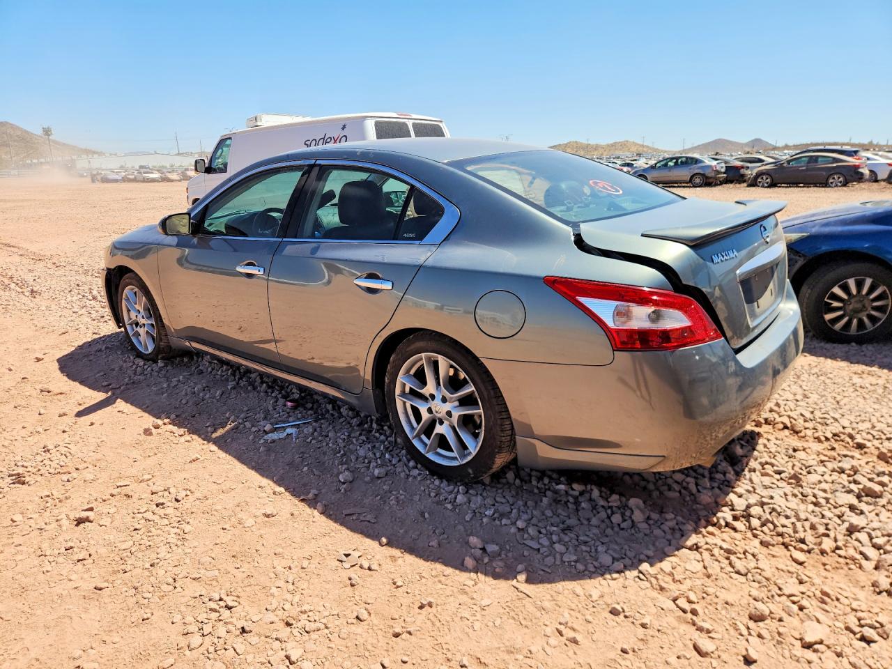 2010 NISSAN MAXIMA