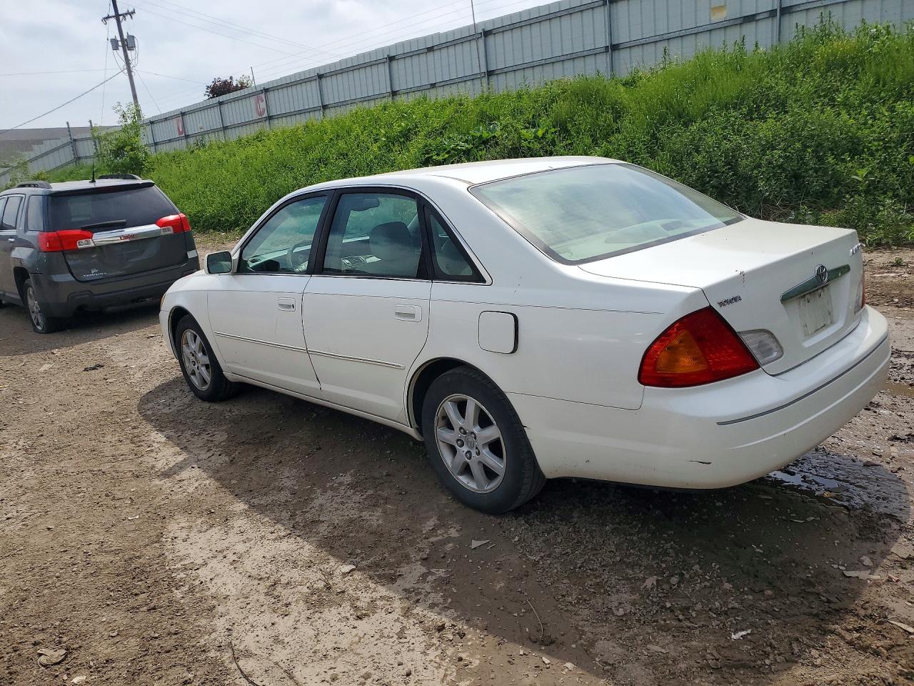 2001 TOYOTA AVALON
