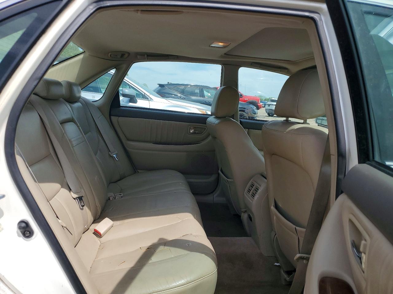 2001 TOYOTA AVALON