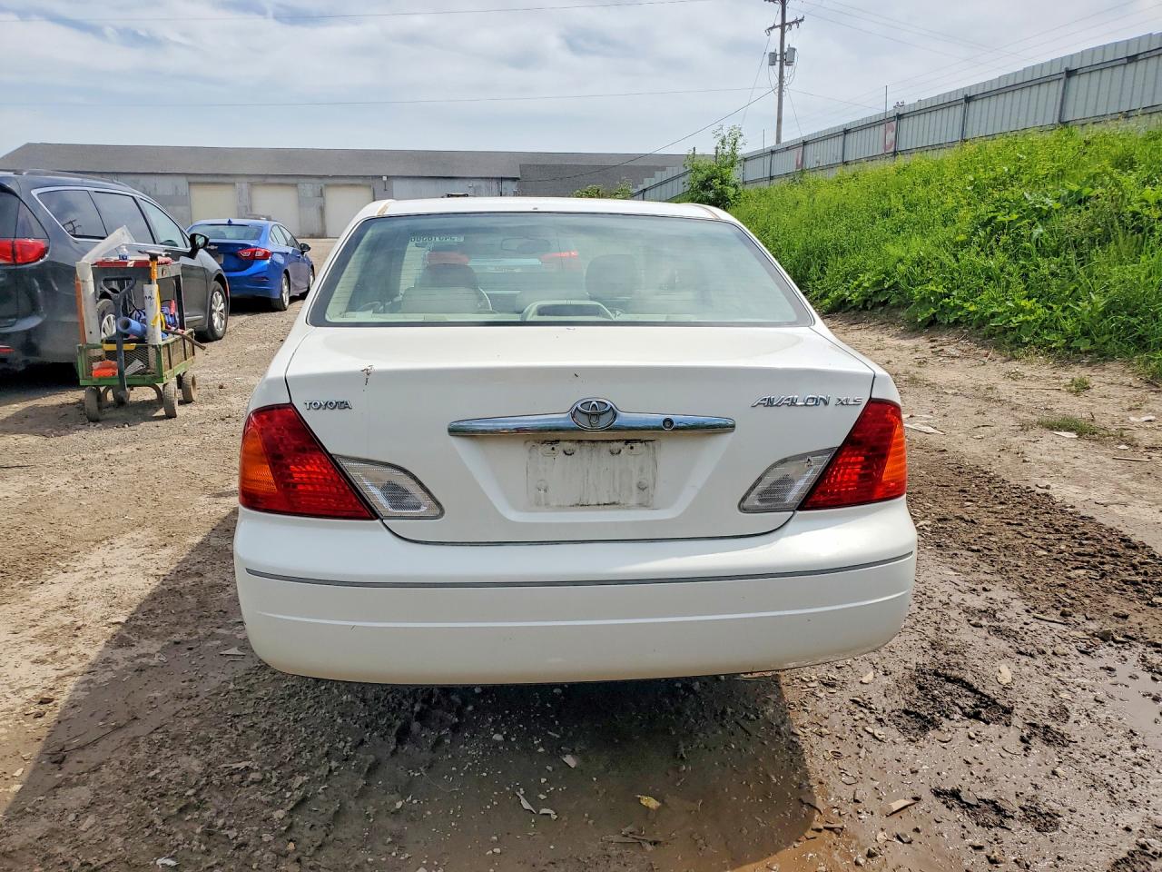 2001 TOYOTA AVALON