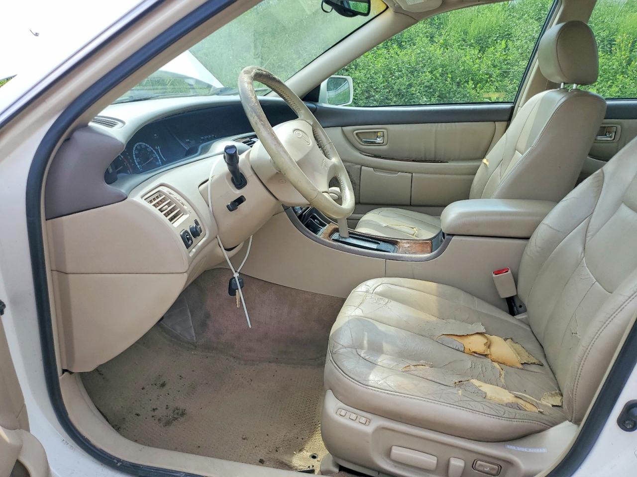 2001 TOYOTA AVALON