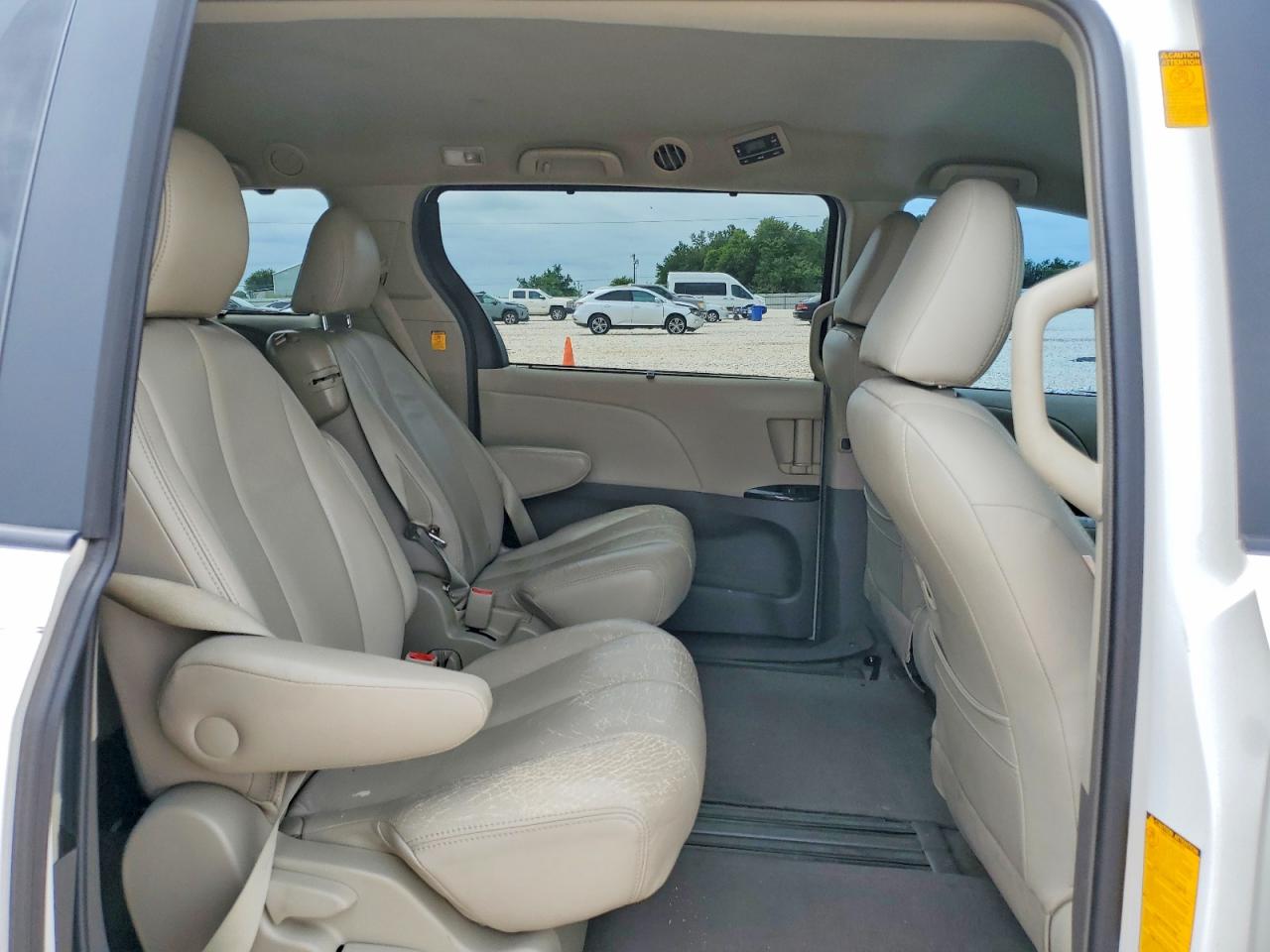 2013 TOYOTA SIENNA