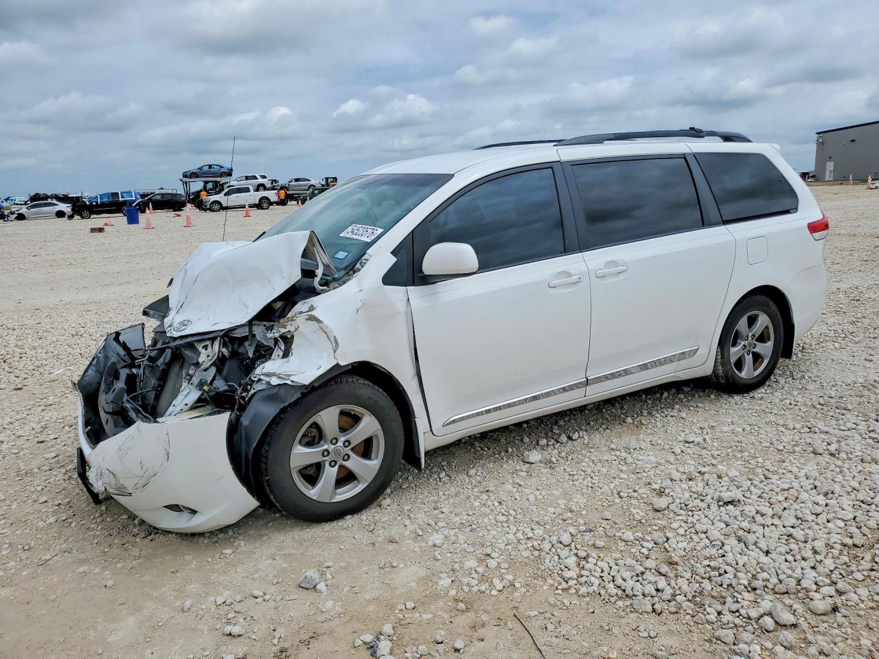 2013 TOYOTA SIENNA
