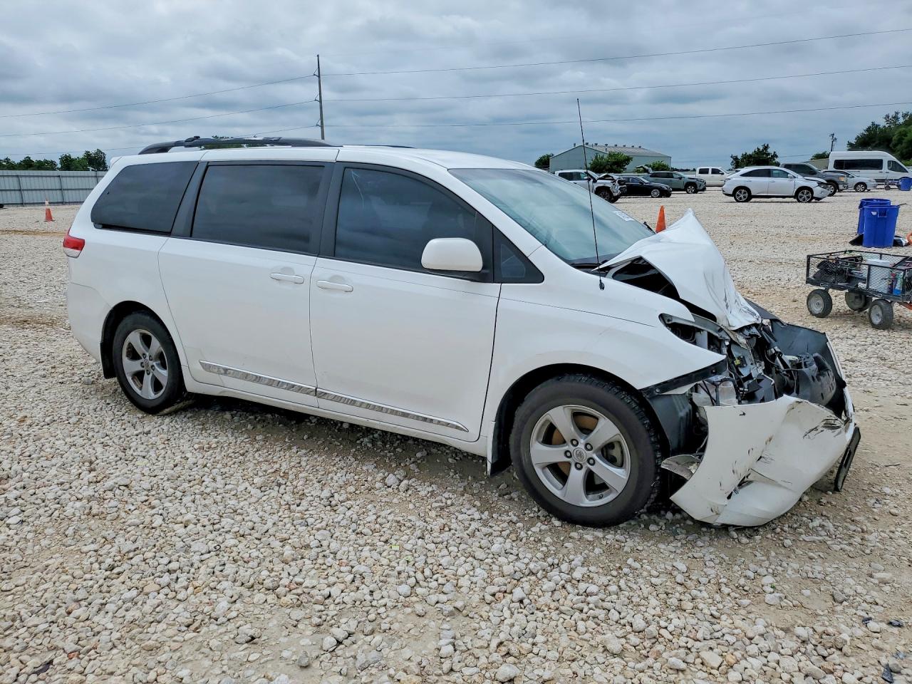 2013 TOYOTA SIENNA