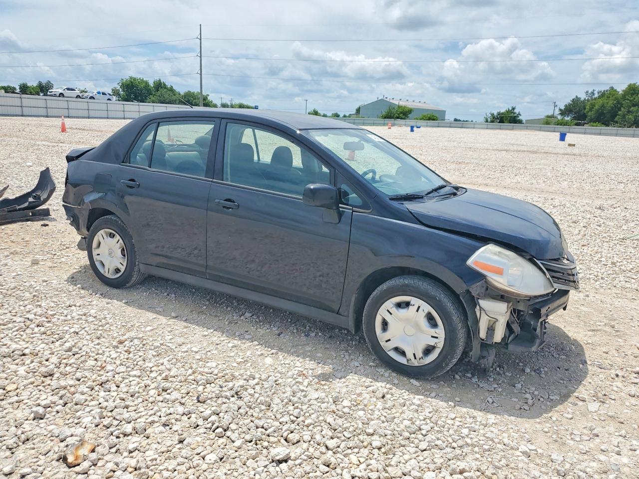 2010 NISSAN VERSA