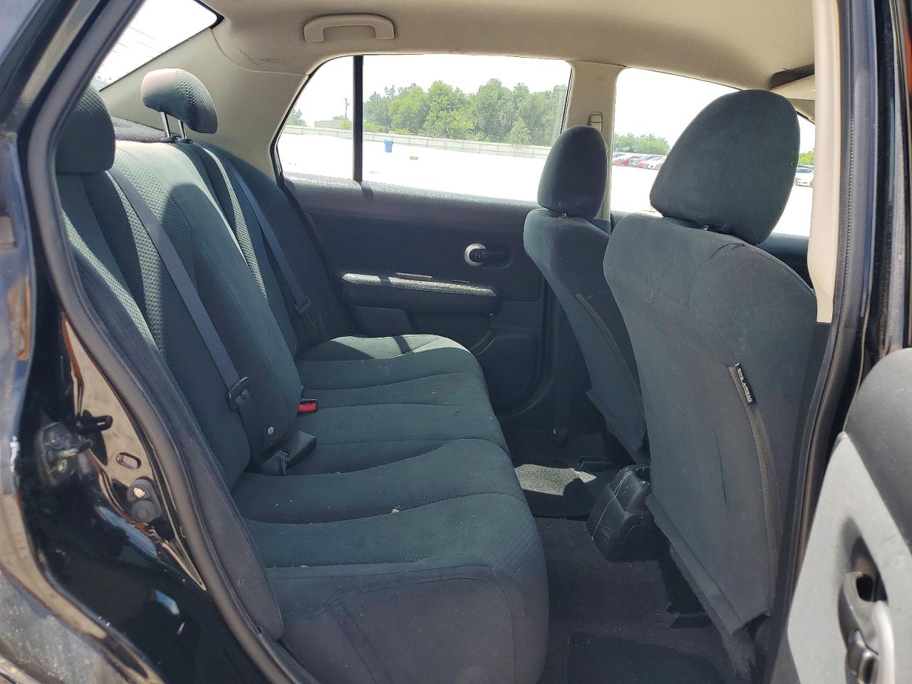2010 NISSAN VERSA