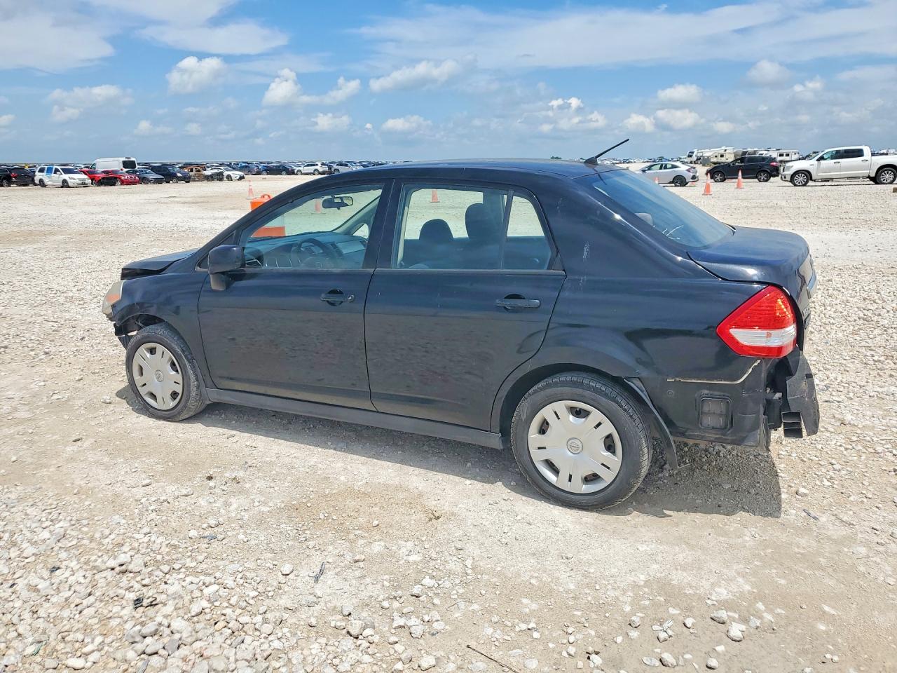 2010 NISSAN VERSA