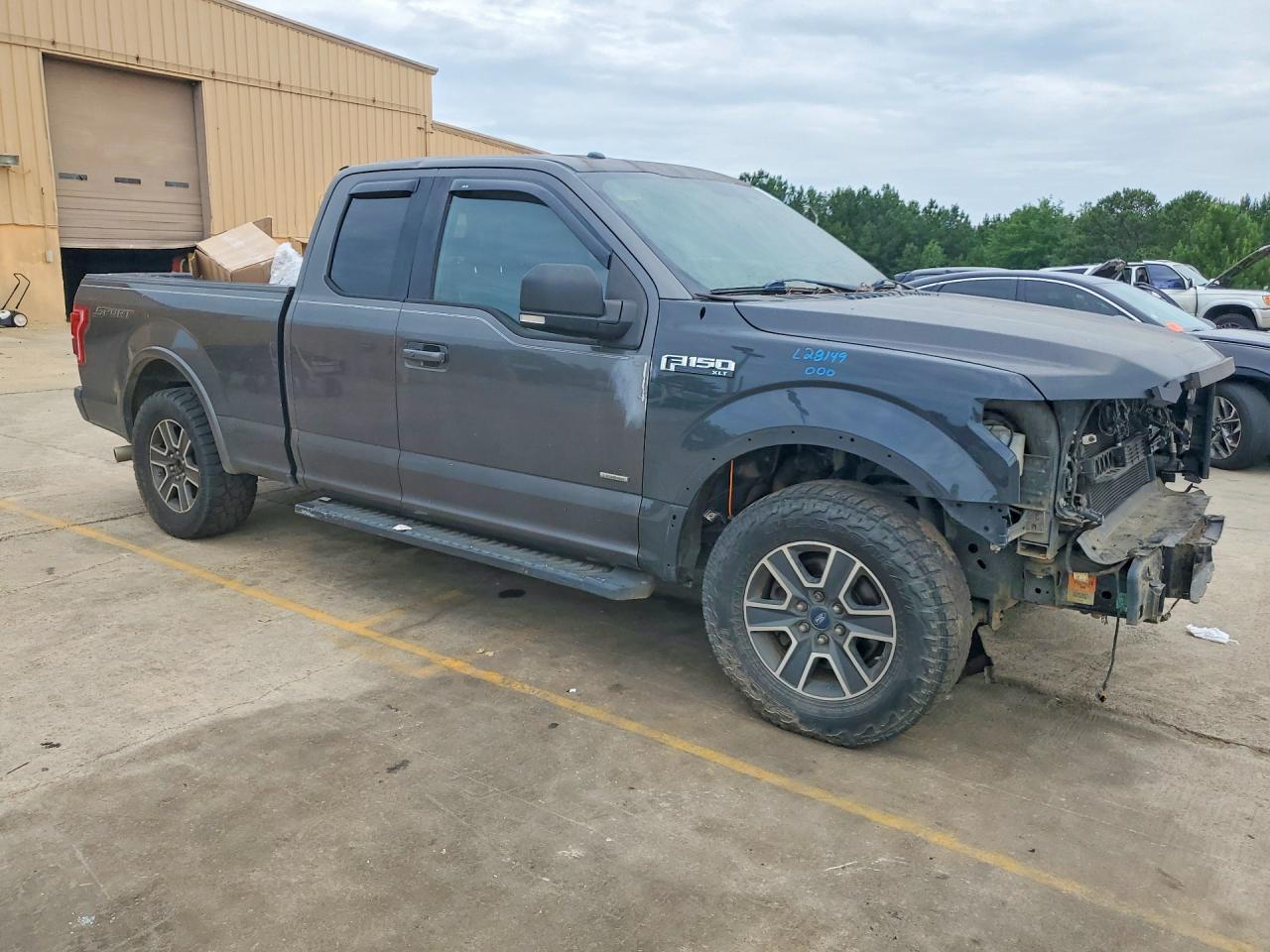 2015 FORD F150 LIGHT