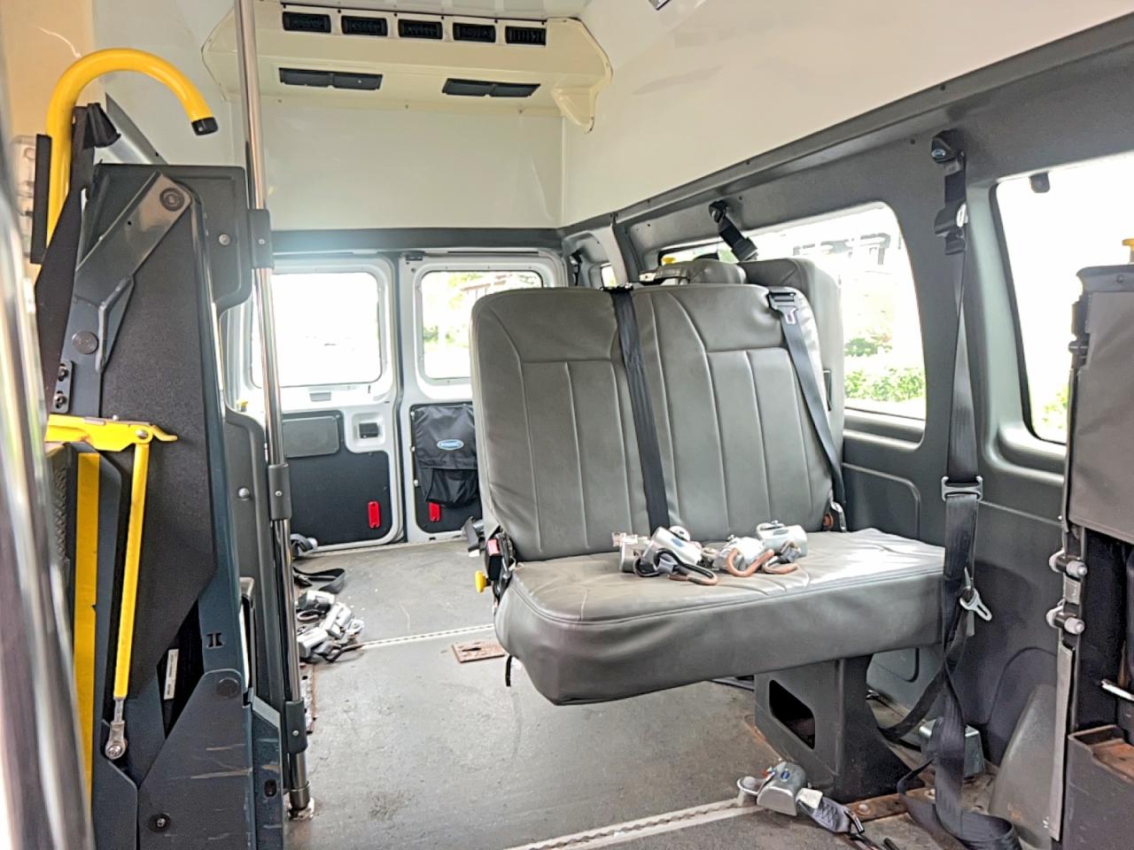 2011 FORD ECONOLINE