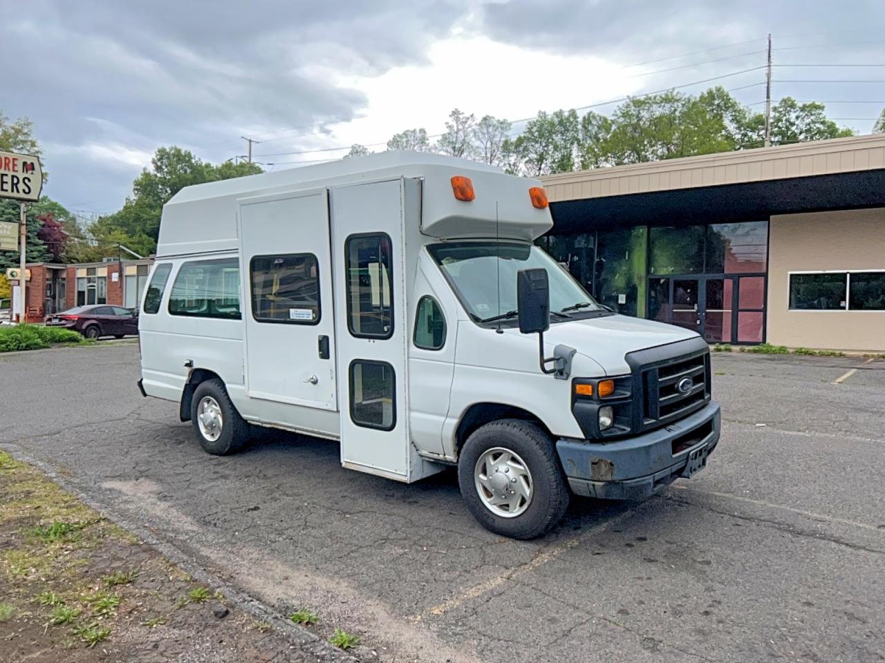 2011 FORD ECONOLINE