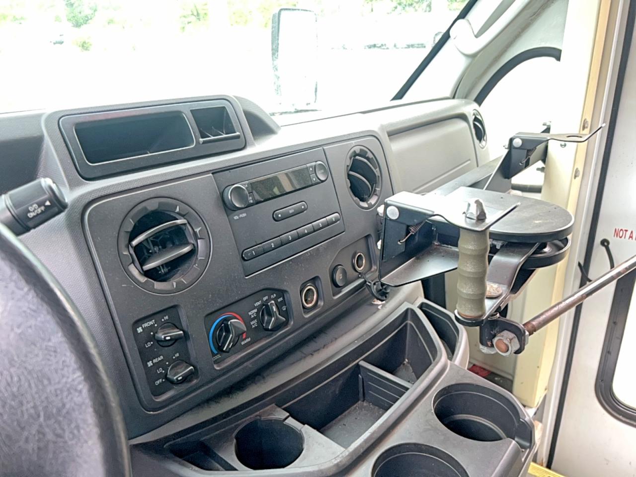 2011 FORD ECONOLINE