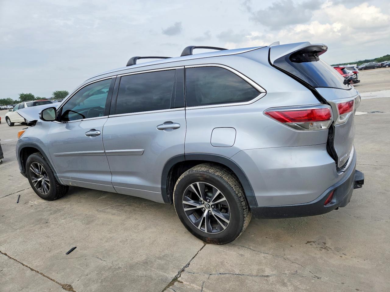 2016 TOYOTA HIGHLANDER
