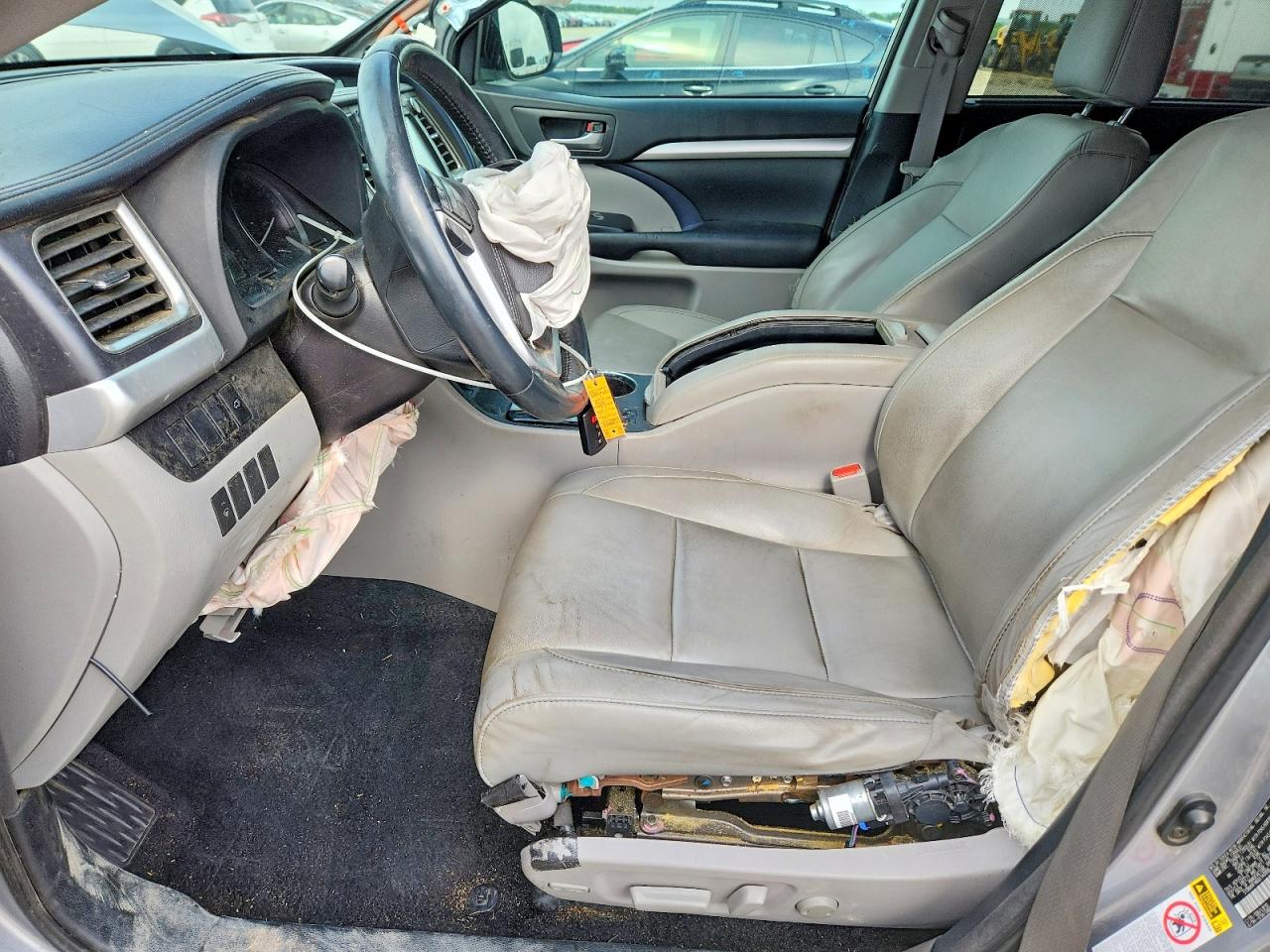 2016 TOYOTA HIGHLANDER