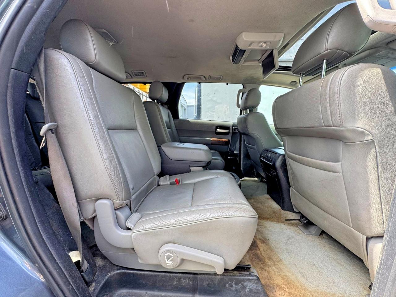 2010 TOYOTA SEQUOIA