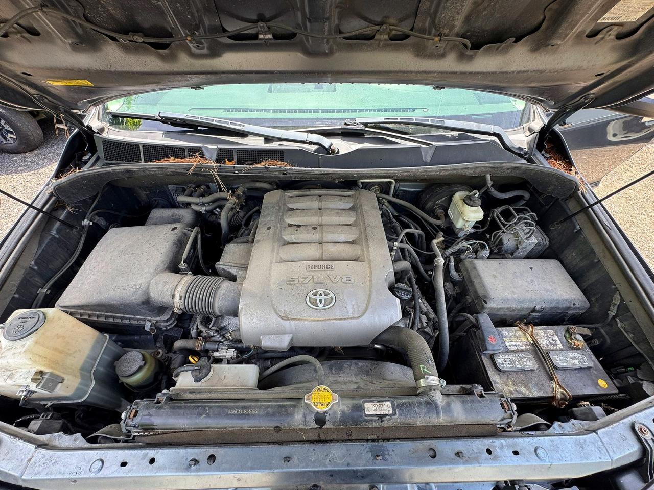 2010 TOYOTA SEQUOIA