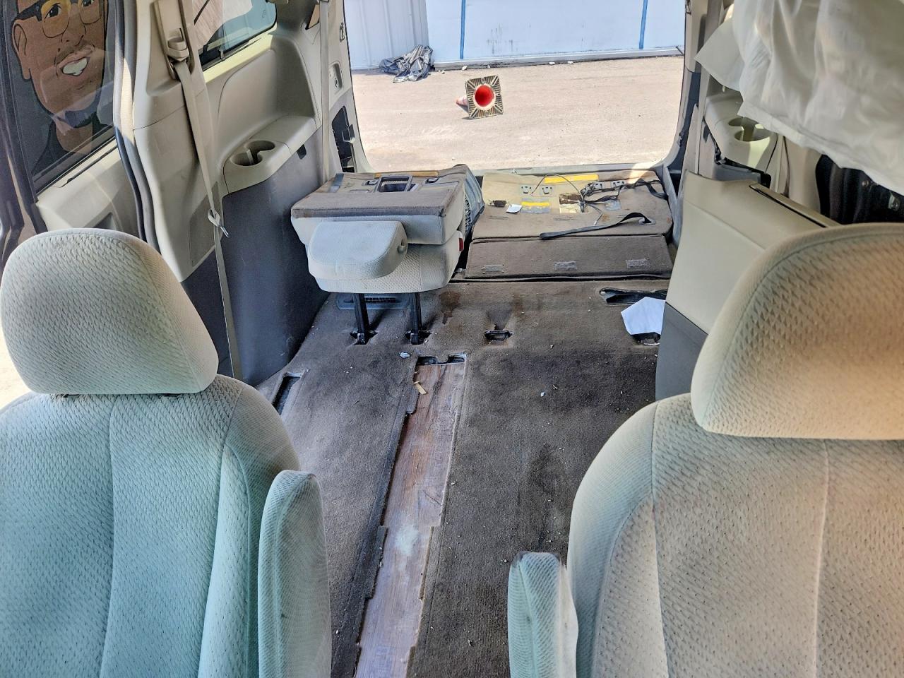 2012 TOYOTA SIENNA