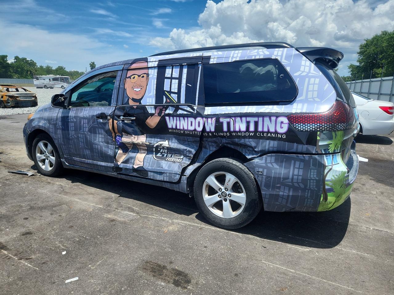 2012 TOYOTA SIENNA