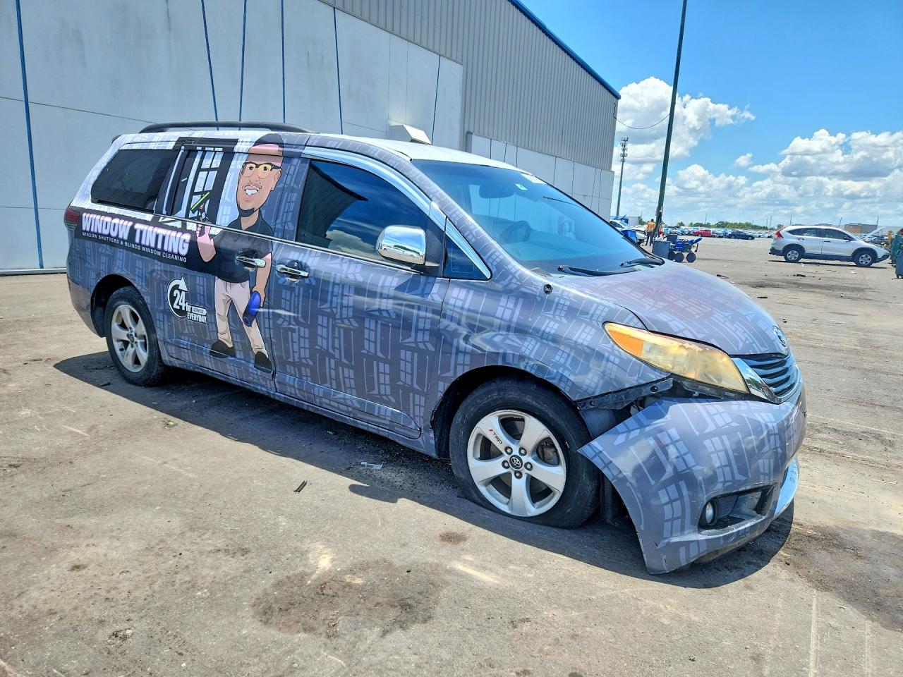 2012 TOYOTA SIENNA