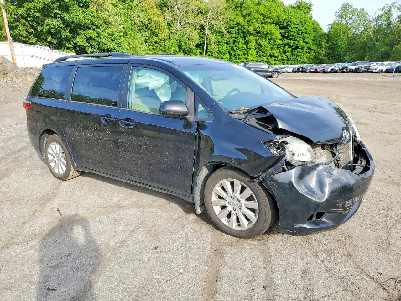 2015 TOYOTA SIENNA