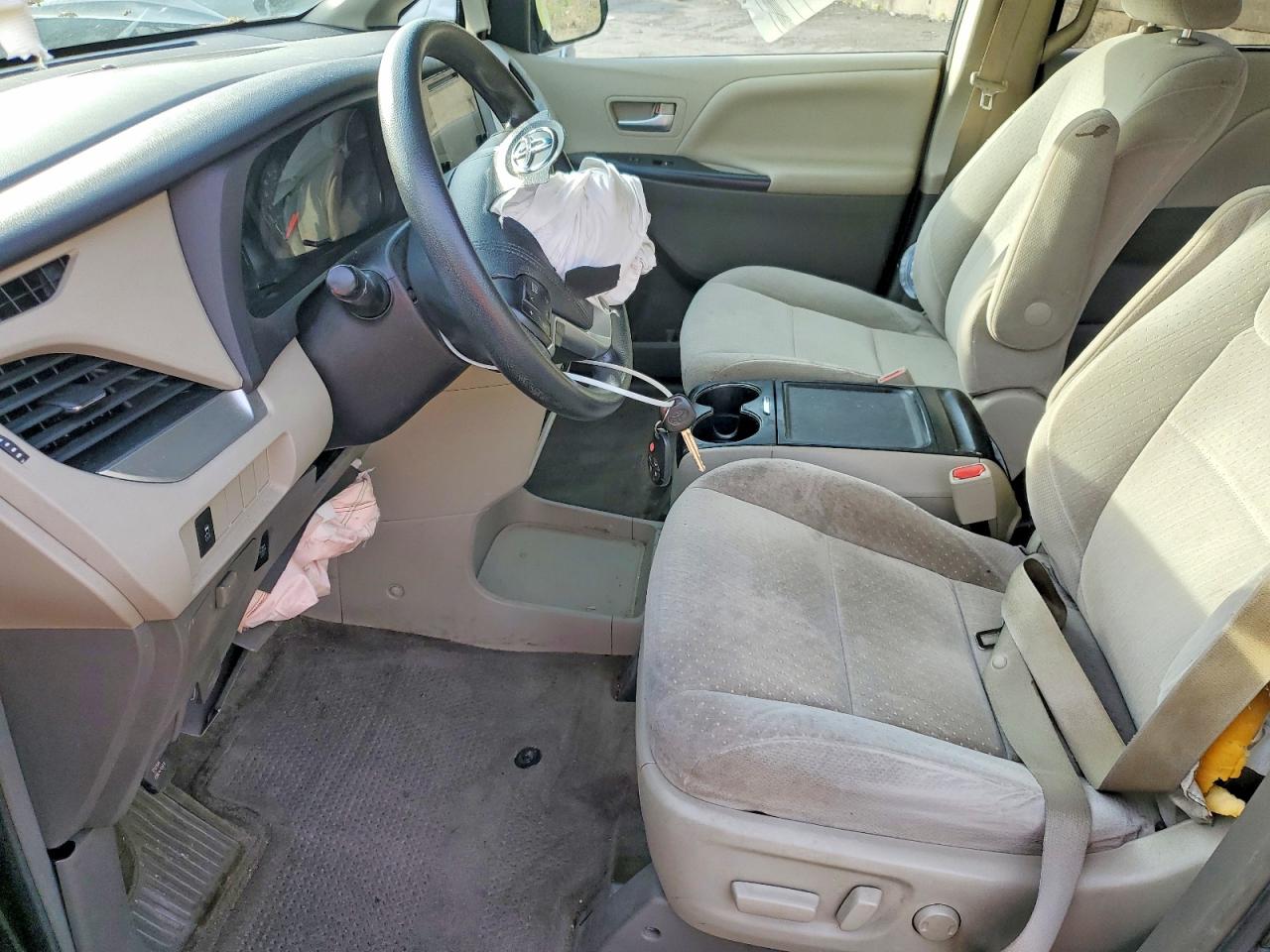 2015 TOYOTA SIENNA