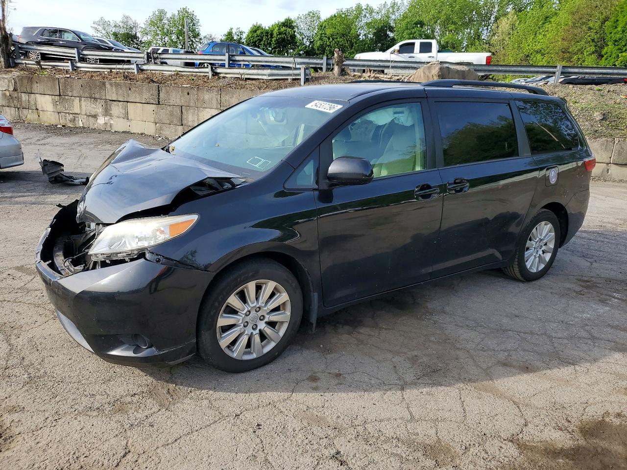2015 TOYOTA SIENNA