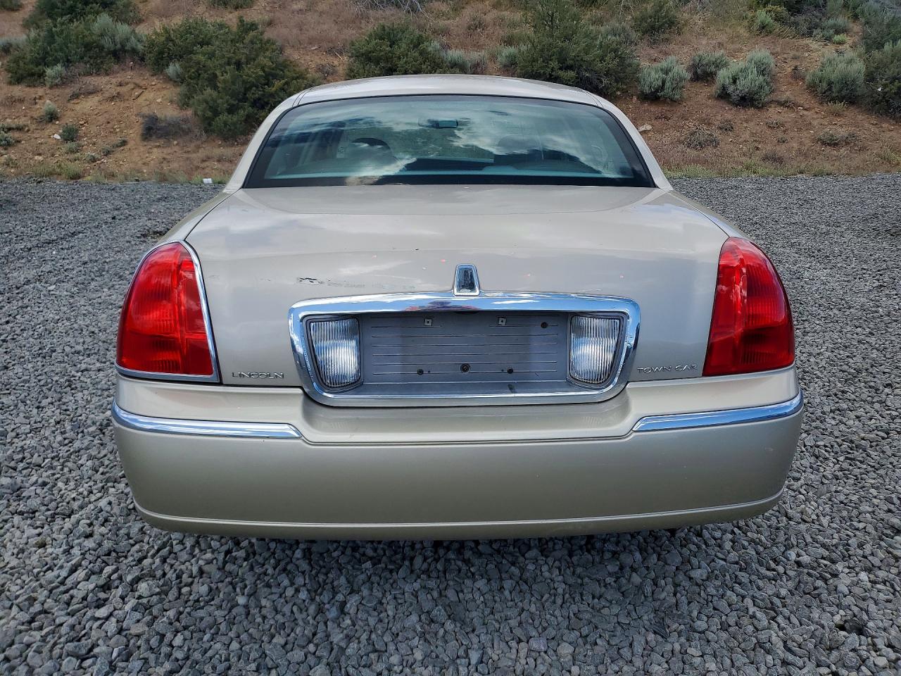 2006 LINCOLN TOWNCAR