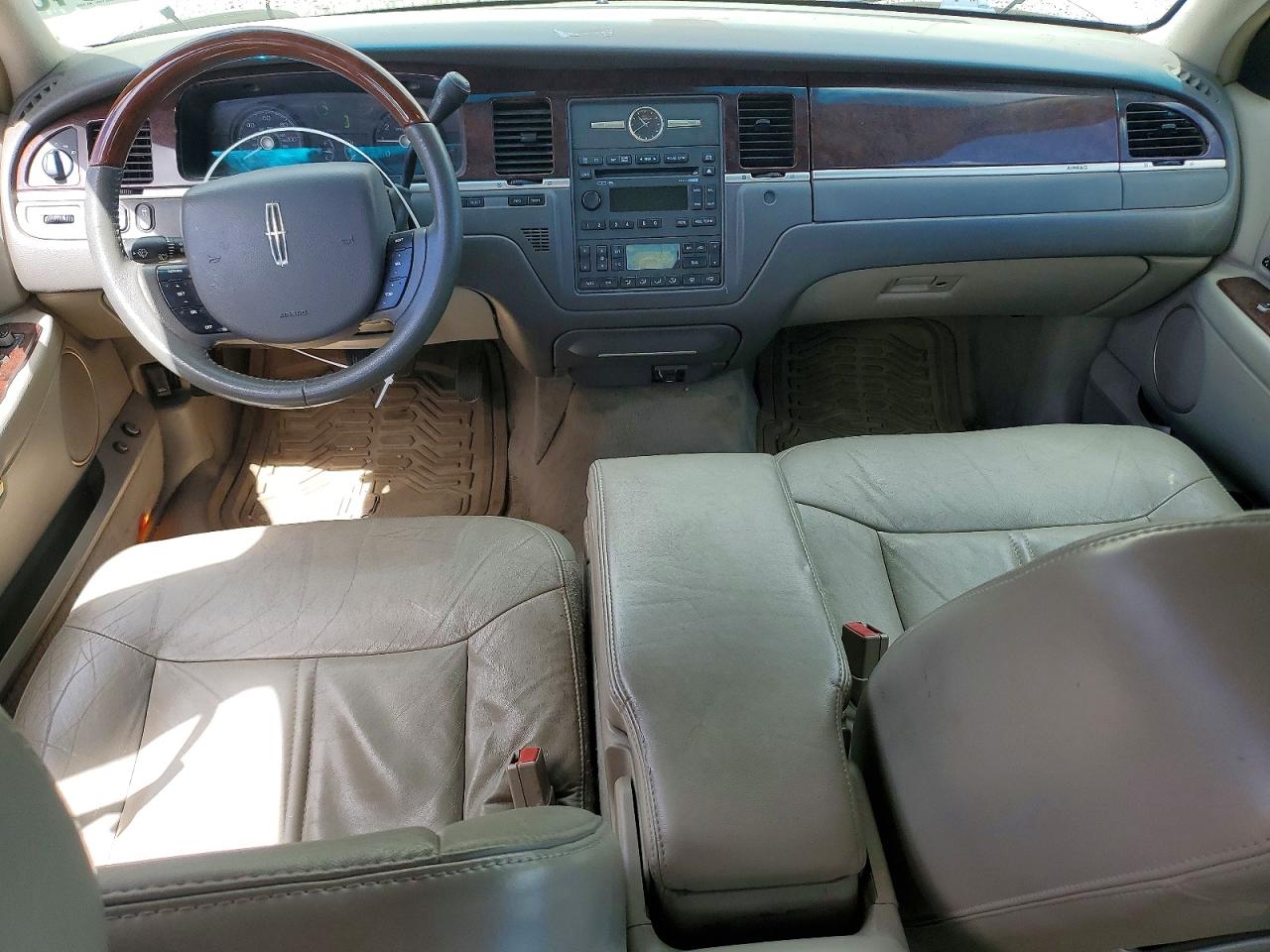 2006 LINCOLN TOWNCAR